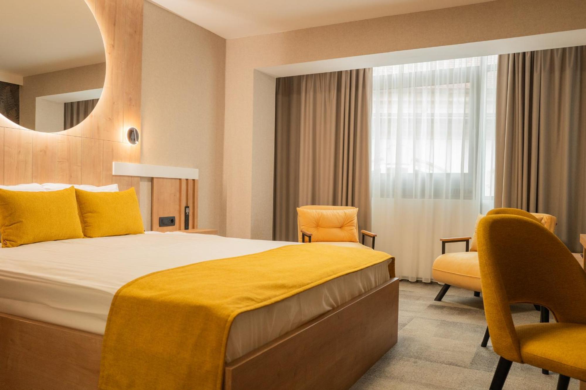 Hotel Mantova Vrhnika Luaran gambar