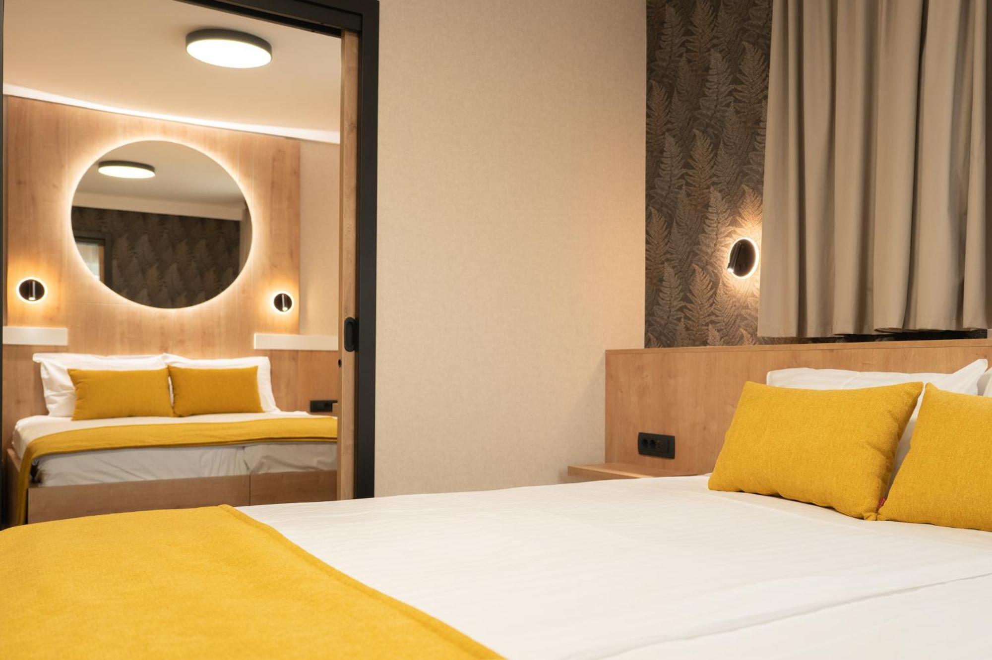 Hotel Mantova Vrhnika Luaran gambar